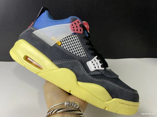 AIR JORDAN RETRO 4 UNION NOIR OFF DC9533-001 0820